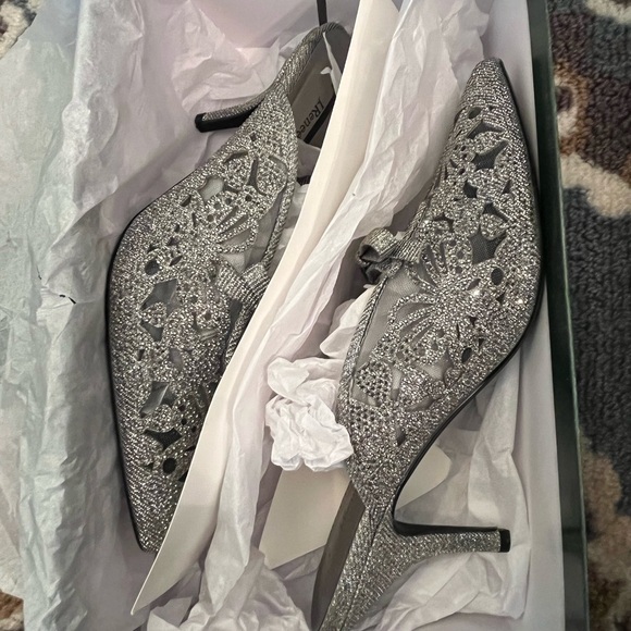 Gorgeous Fancy J Renee Cinderella Shoes! - Picture 2 of 12